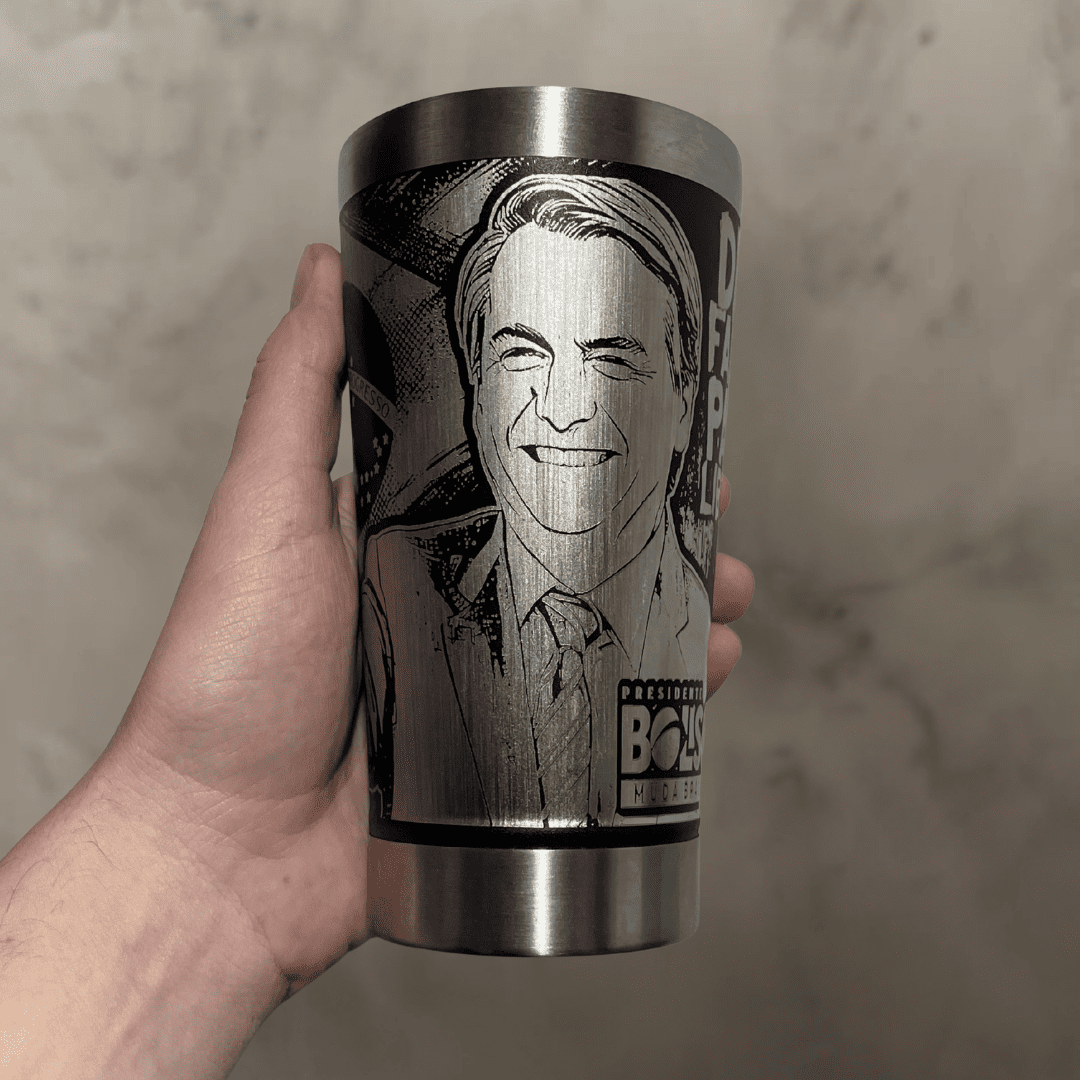 Mito Patriota #01 – Copo Térmico Preto Personalizado 360° a Laser + Brinde
